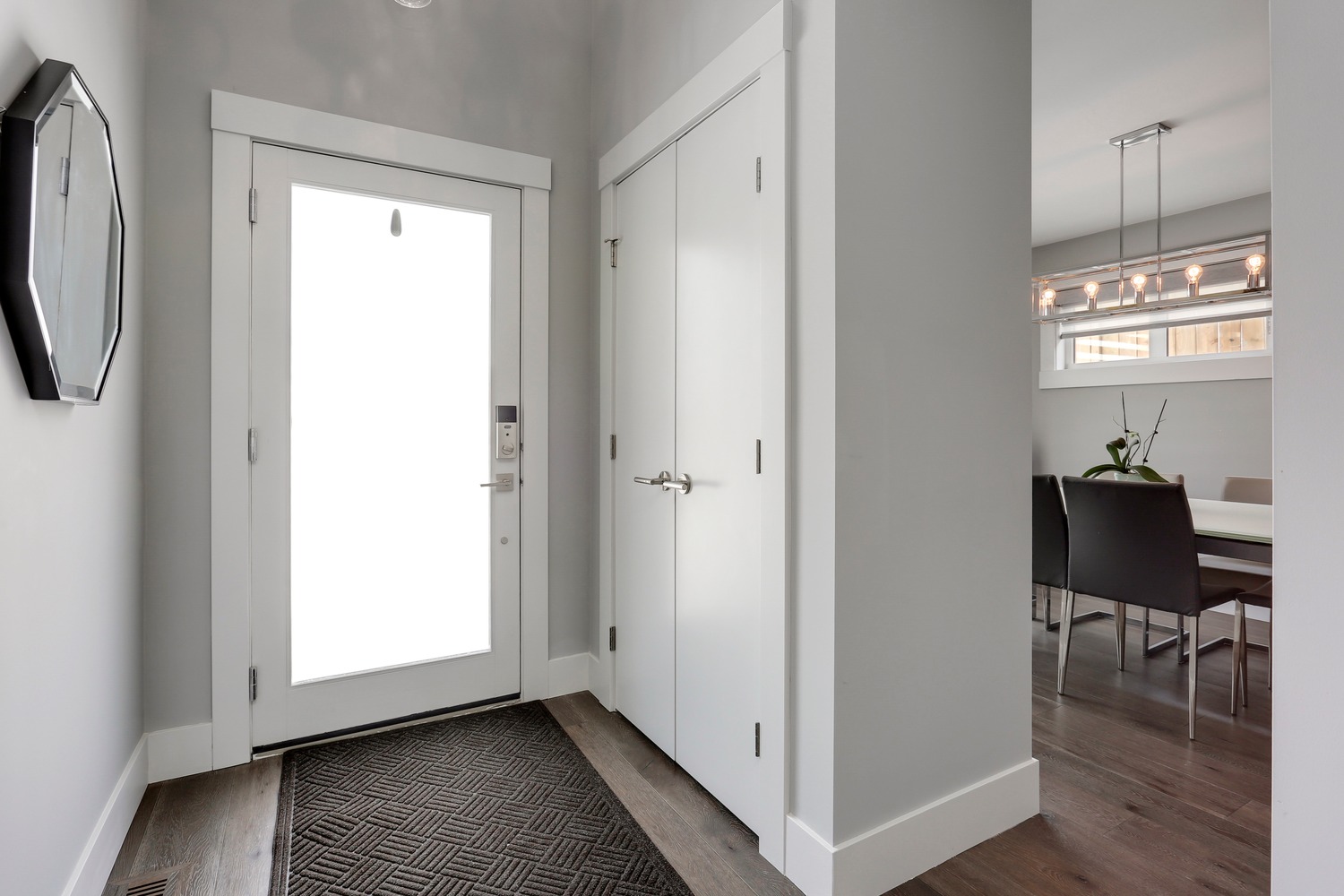 Smart front door entry with keyless access