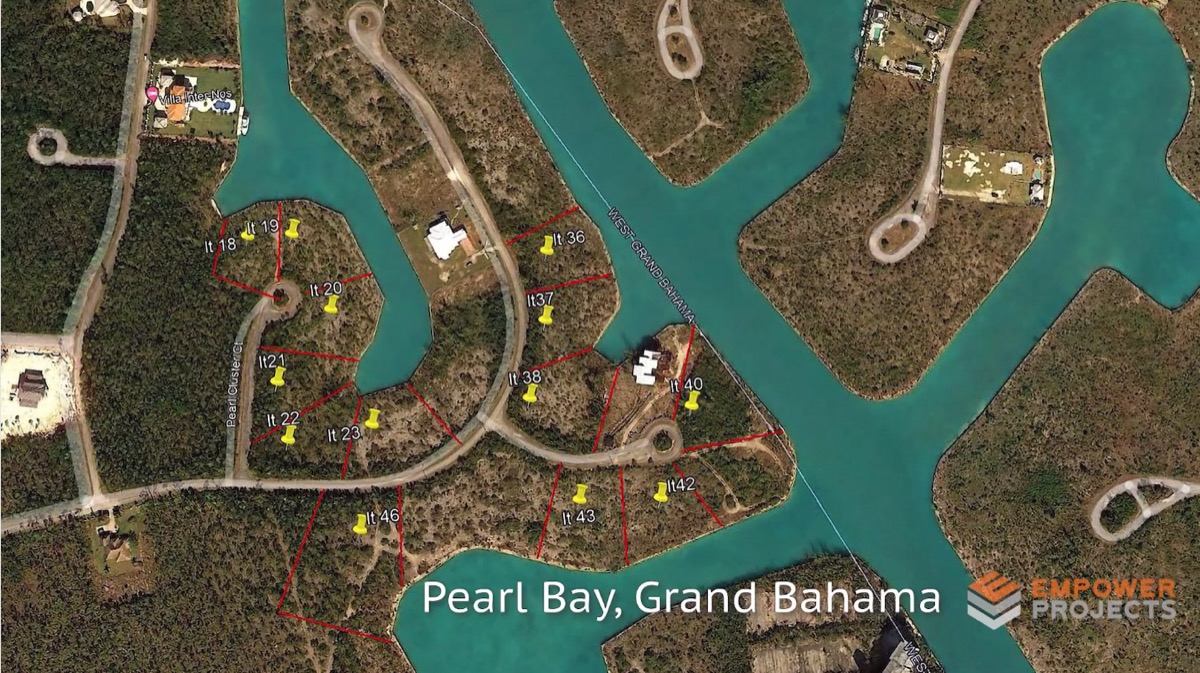 Waterways Of Pearl Bay - Contemporary elevated waterfront home at Pearl Bay